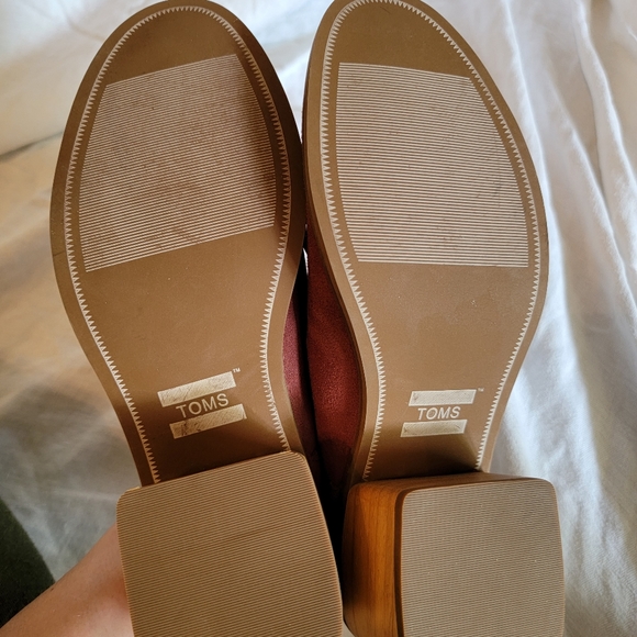 Maroon TOMS Heeled Suede Mules with Tassle Detail - Size 8.5 - Picture 5 of 6